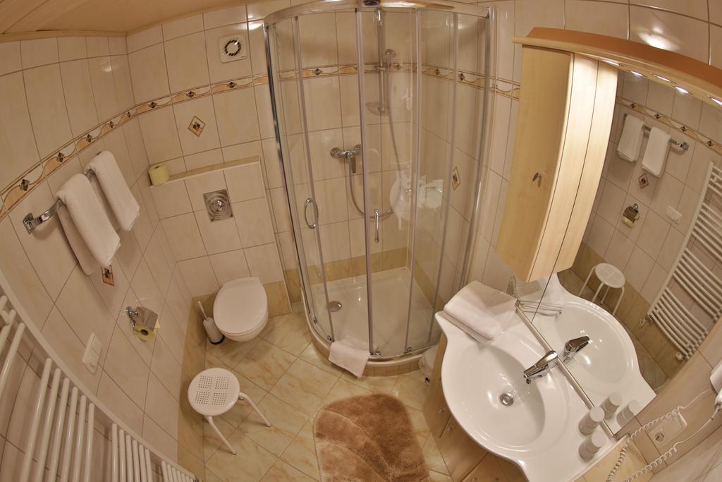 Haus Regina Aparthotel ชตรอเบิล ภายนอก รูปภาพ